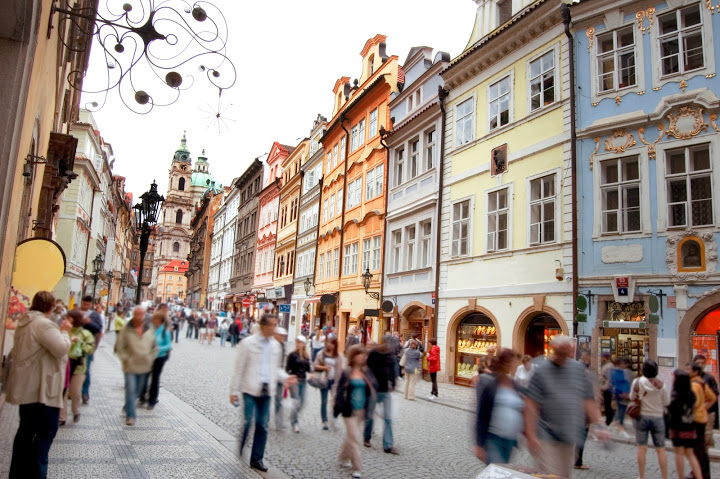 Regioal Meeting - Europe - shutterstock_58191259 (1)