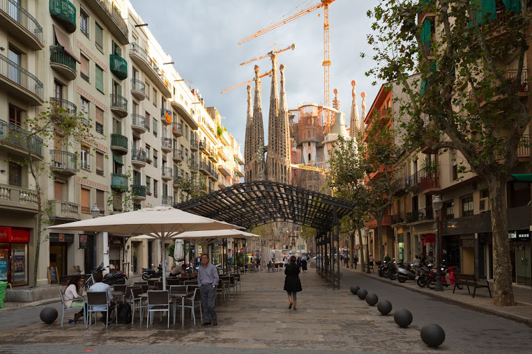 barcelona_shutterstock_119745601